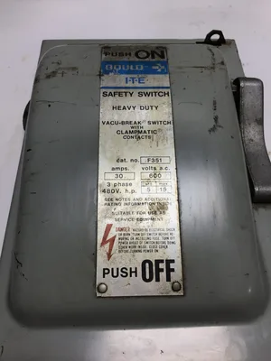 Gould I-T-E F351 Vacu-Break Safety Switch 3PH 30Amps 15HP
