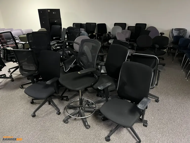 Used LARGE LOT OF ROLLING OFFICE CHAIRS _UNKNOWN_ Office Equipment Michigan US | Miedema Asset Management Group #1097667