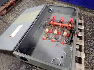 USED SQUARE D H325N