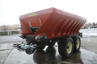 New | in-Stock 2026 PEQUEA SP400 Manure Spreaders Pennsylvania US | Zimmerman Farm Service #1410443