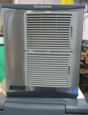 Scotsman ice flaker - 1600 lbs per day with bin