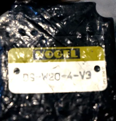 NEW VOGEL DS-W20-4-V3 SWITCH DSW204V3