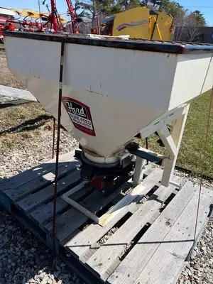 New | in-Stock 2023 HERD 5.5 Dry Spreaders Maine US | Beauregard Equipment #1511361