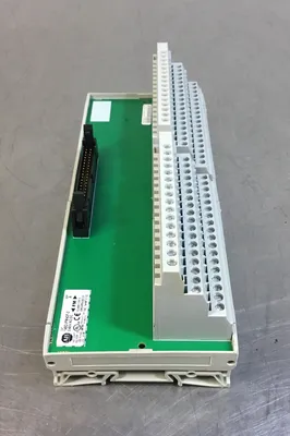 Allen-Bradley 1492-IFM40F-3 Series A Connector Module 3E-15