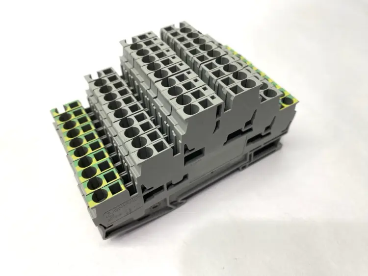 Used PHOENIX CONTACT MULTI-LEVEL TERMINAL BLOCK ST 2,5-PE/L/N LOT OF 10 Terminal Blocks | Maverick Industrial Sales #1103378