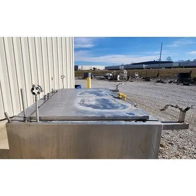 Used Dual Chamber Stainless Steel Liquid Holding Tank - 670 Gallon Cap.