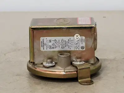 NEW DWYER INSTRUMENTS 1910-1
