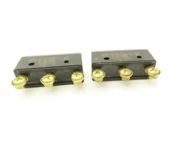Honeywell BZ-2R5551-P4 Micro Switch Pin Plunger 15A 125/250/480VAC Lot of 2