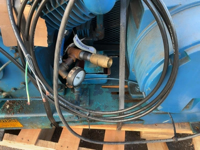 Used LEROI AIR COMPRESSOR 25 HP 880A HEAVY DUTY TWO STAGE RECIPROCATING 87.5 CFM AT 175 PSI Lubricated Reciprocating Air Compressors Michigan US | Miedema Asset Management Group #1761057