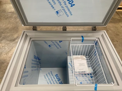 171-0381 35" Solid Top Self Contained Ultra Low Temperature Chest Freezer