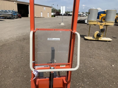 Hamaco manual hydraulic forklift model HFH-HE600-15, 1,322 lb capacity, 31-1/2” x 4” forks, 60” max ...