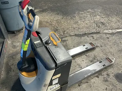 Used CROWN WP303545 Pallet Jacks Ohio US | HGR 24 #1285571