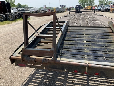 2005 Leland 30’ Tag Trailer