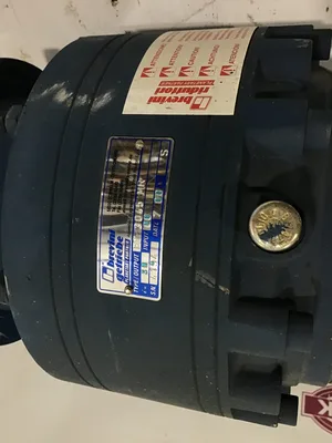USED BREVINI RIDUTTORI ⚙️ MODEL: ET 3045 MR, A RELIABLE UNIT FROM THE BREVINI RIDUTTORI INDUSTRIAL GEARBOX SERIES