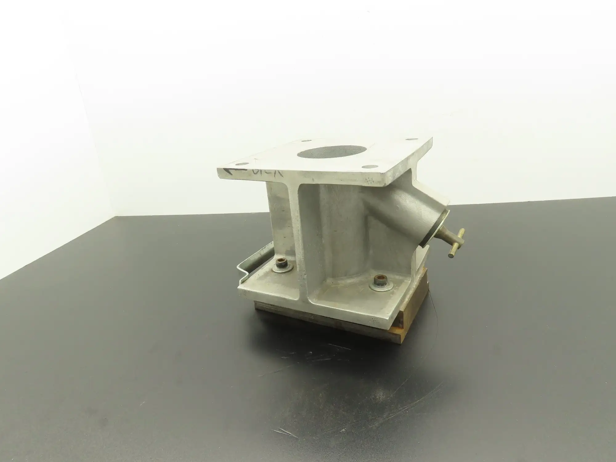 Industrial Injection Molding Hopper Base Side Discharge 5-1/2" Bolt Square Top