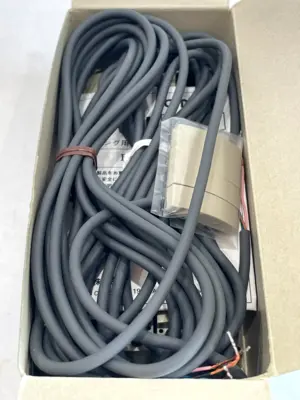 NEW OMRON F3W-B052 PHOTOELECTRIC SWITCH SET F3WB052
