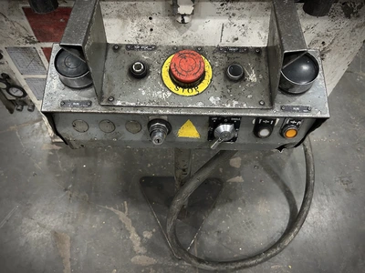 USED 2010 AIDA PRESSES AIDA NC1-2000(1)E PRESS