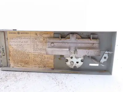 General Electric THFP321X 3-Pole Fusible Disconnect Switch Panel Mount 30A 240V