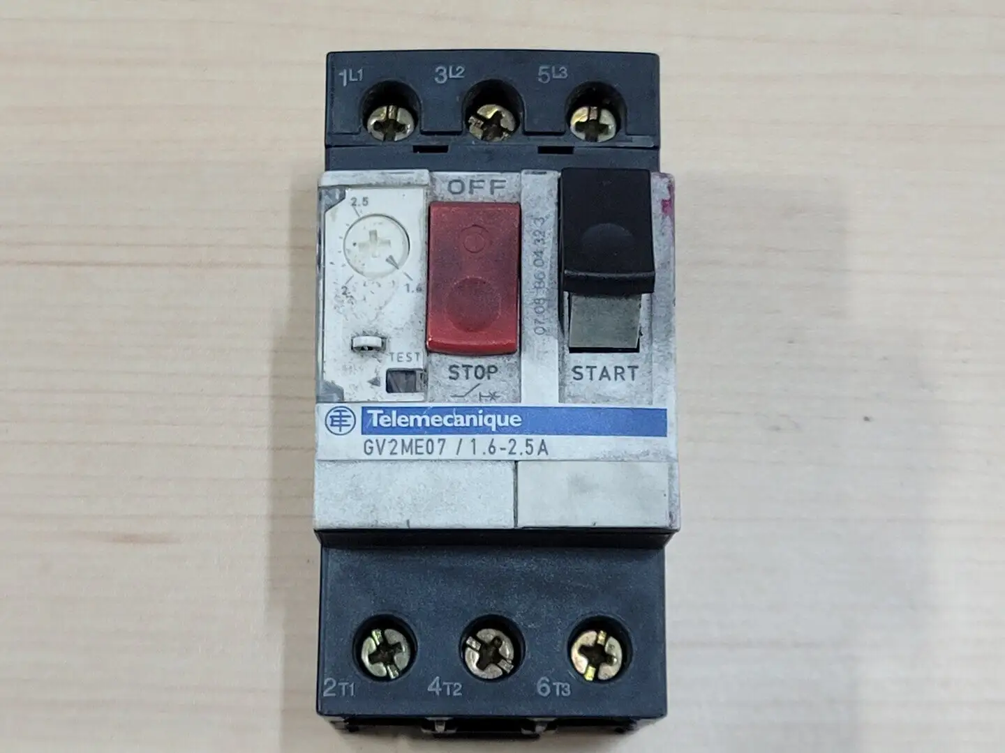 USED SCHNEIDER ELECTRIC GV2ME07