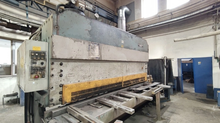 Used 1989 PIESOK _UNKNOWN_ Sheet Metal Shears | TBS Machines #540193