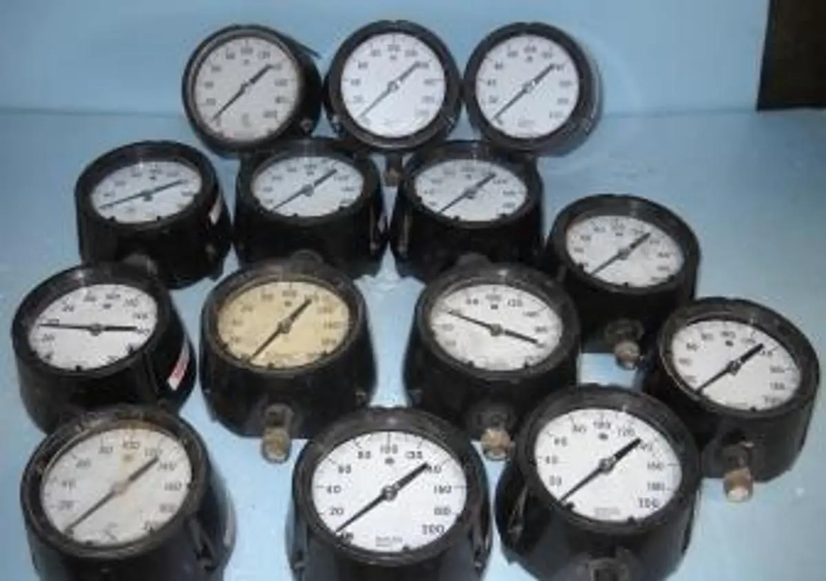 QTY. 14. ASHCROFT DURA GAUGE 0-200 BRONZE TUBE BRA...