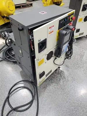USED 2015 FANUC R-2000IC/210F