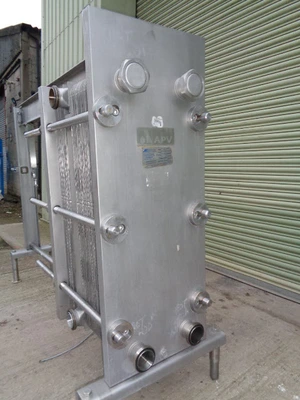 35 sq.m Plate Pasteuriser Heat Exchanger APV SR30