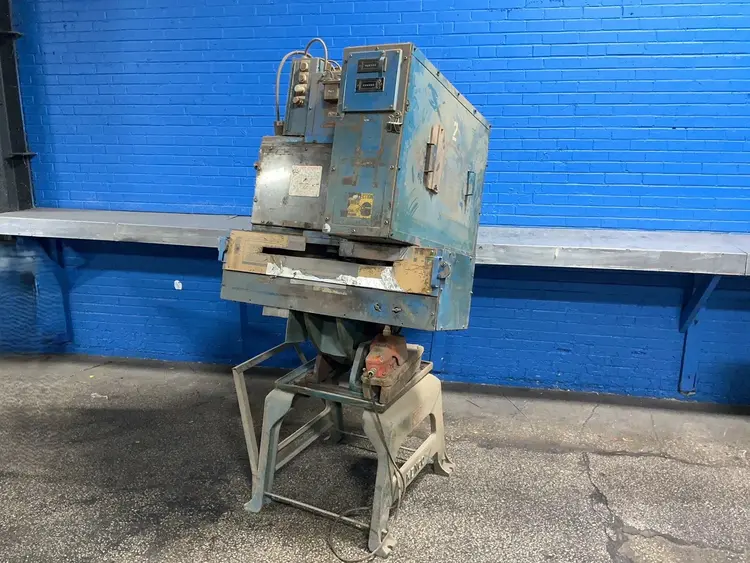 Used _UNKNOWN_ _UNKNOWN_ Kick Presses Ohio US | HGR 24 #1291871