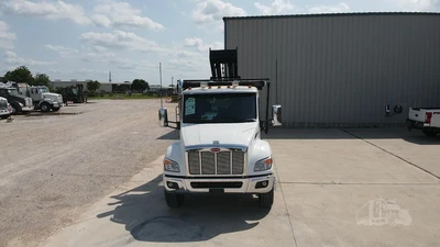 New | in-Stock 2027 PETERBILT 548 Rolloff Trucks Texas US | Roll Off Truck World #1492013
