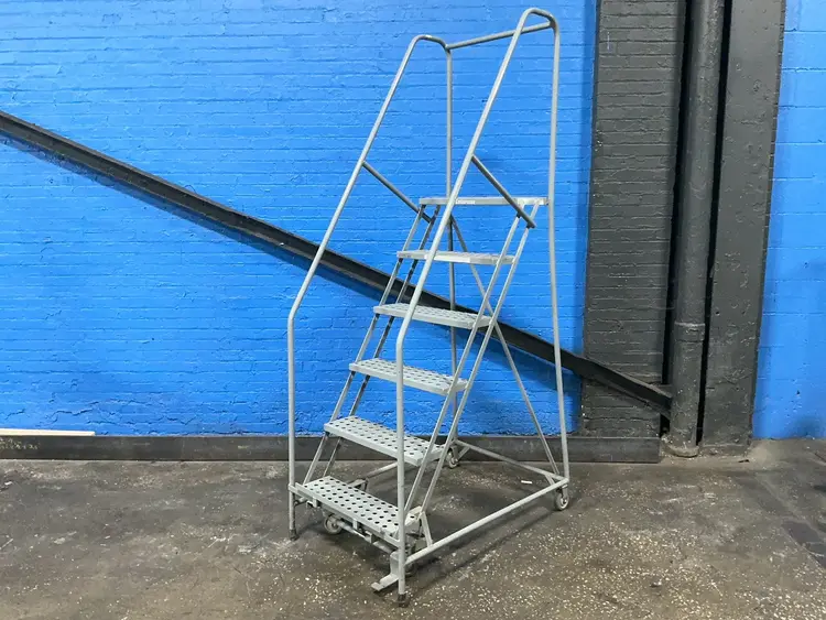 Used _UNKNOWN_ _UNKNOWN_ Ladders Ohio US | HGR 24 #1373323
