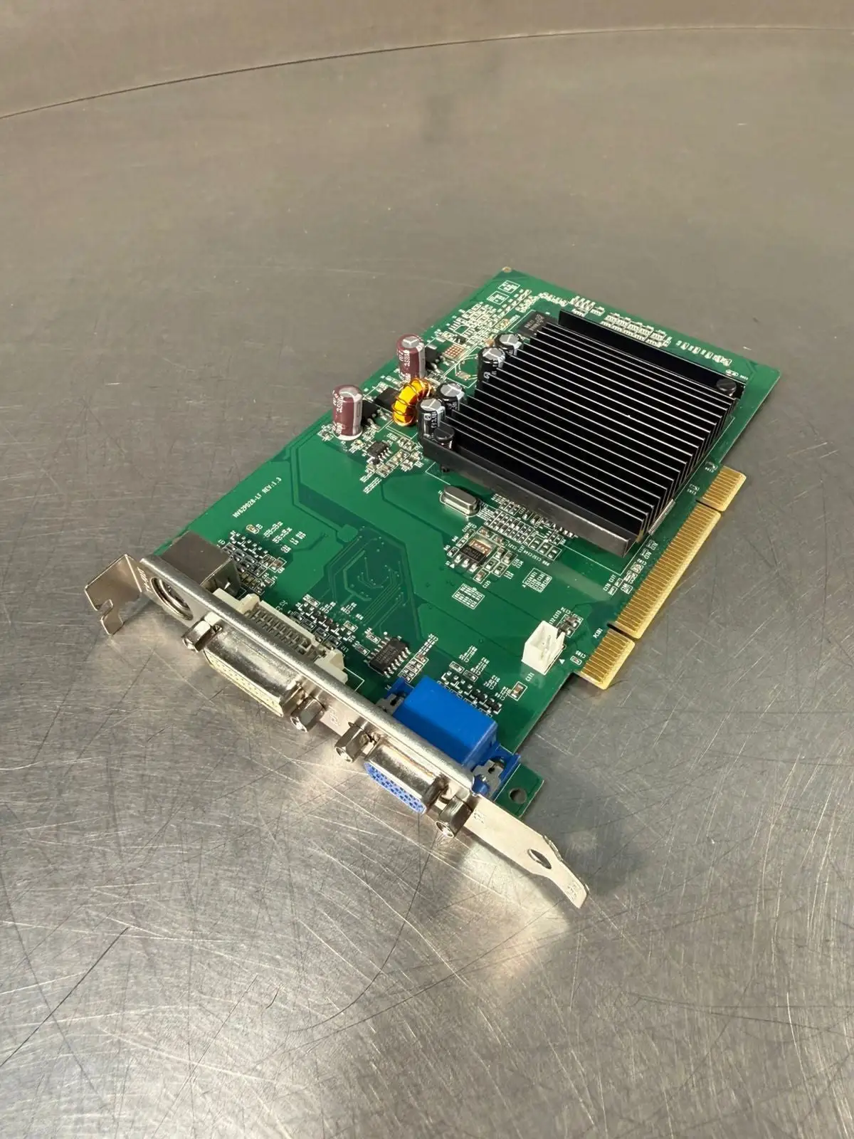Nvidia NV62PD28-LF ver: 1.3 512-P1-N402-LR (5.4.3)