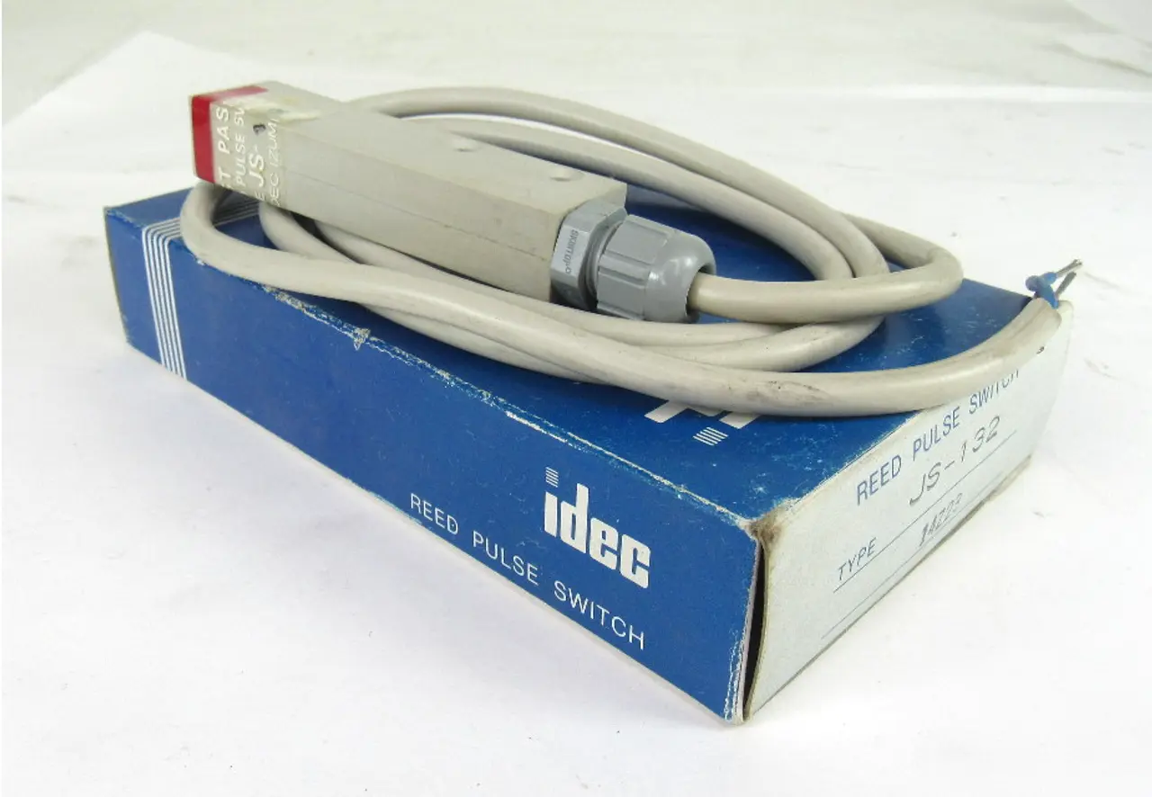 NEW IDEC JS-132