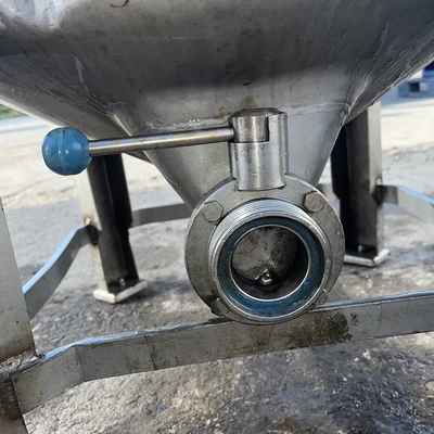 195 L S/S Vertical Pressure Vessel 7 Bar