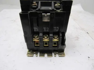 Square D 8502SCO2S Motor Starter Contactor 3 Pole 600VAC 10Hp 27A 120V Coil