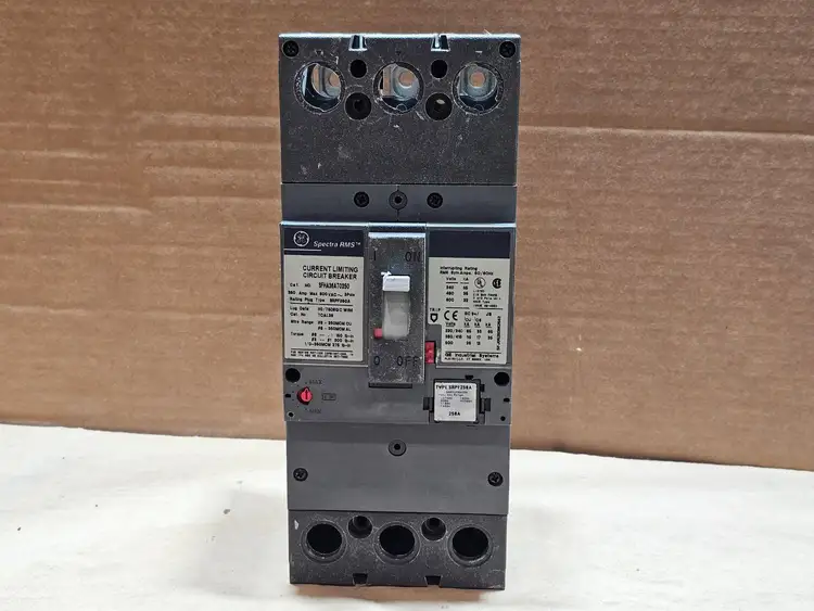 Used GENERAL ELECTRIC SFHA36AT0250 Switchgears British Columbia CA | Lenmark #835302