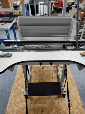 USED UIC - UNIVERSAL INSTRUMENTS CORP 44" LIFTGATE CONVEYOR