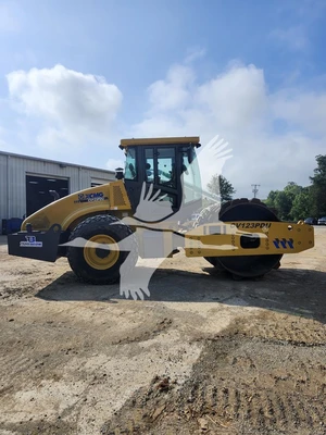 USED 2022 XCMG CV123PDU