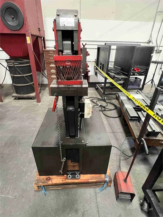 Used UNKNOWN UNKNOWN Ironworkers California US | MachineryMax #1402785