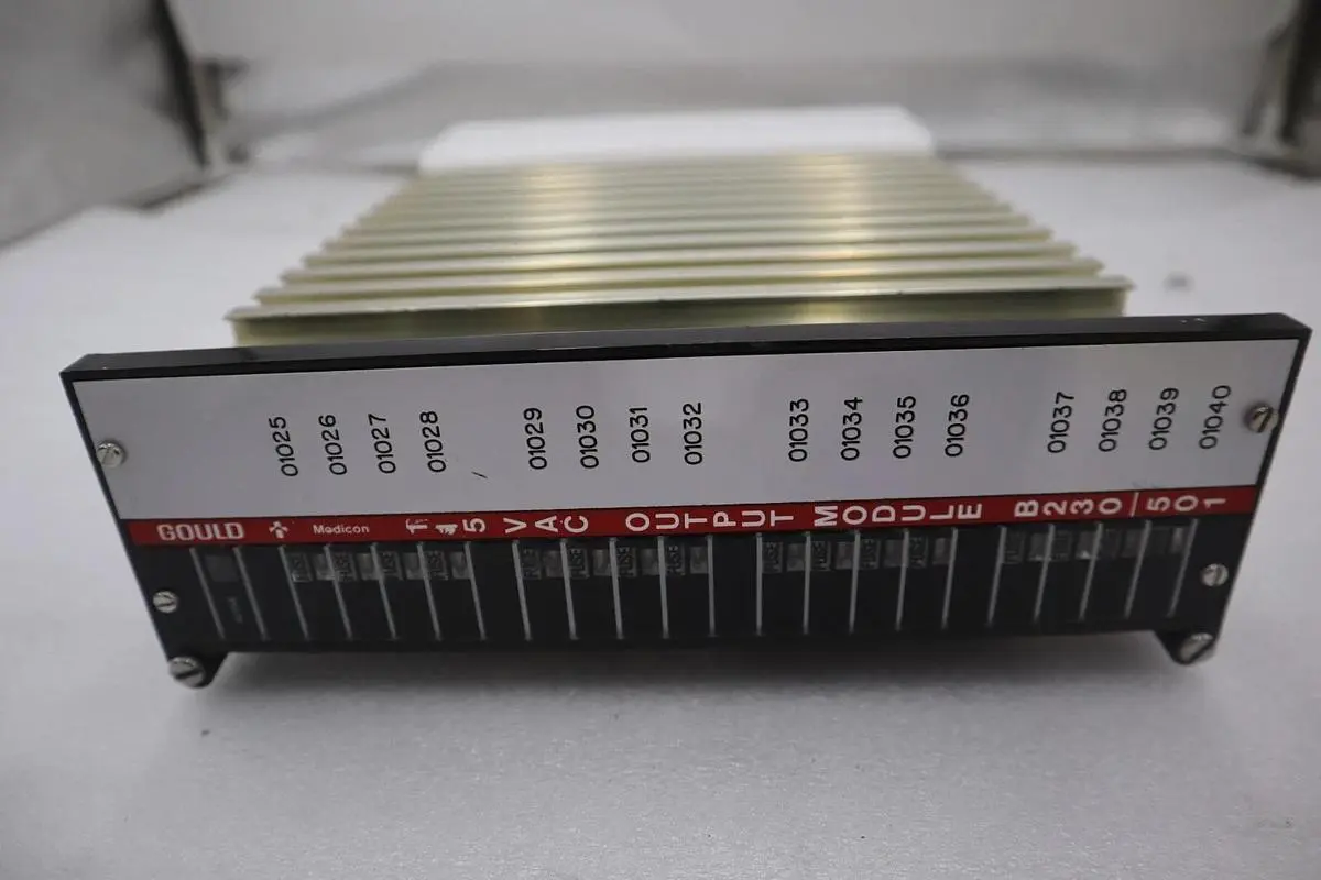 SCHNEIDER ELECTRIC B230-501 PLC MODULE STOCK G577