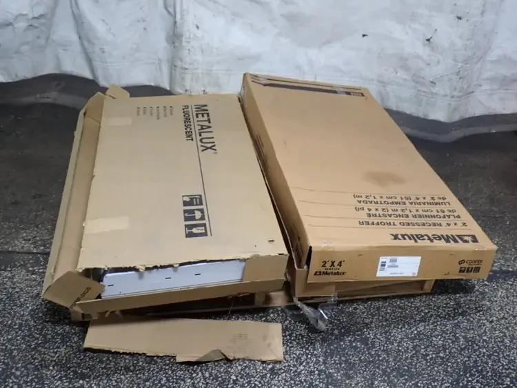 Used COOPER LIGHTING/METALUX _UNKNOWN_ Lighting Ohio US | HGR 24 #785465