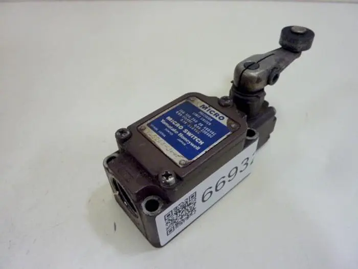 Used YAMATAKE 1LS244-J9-82 Relays & Switches Michigan US | Ideal Machinery #704192