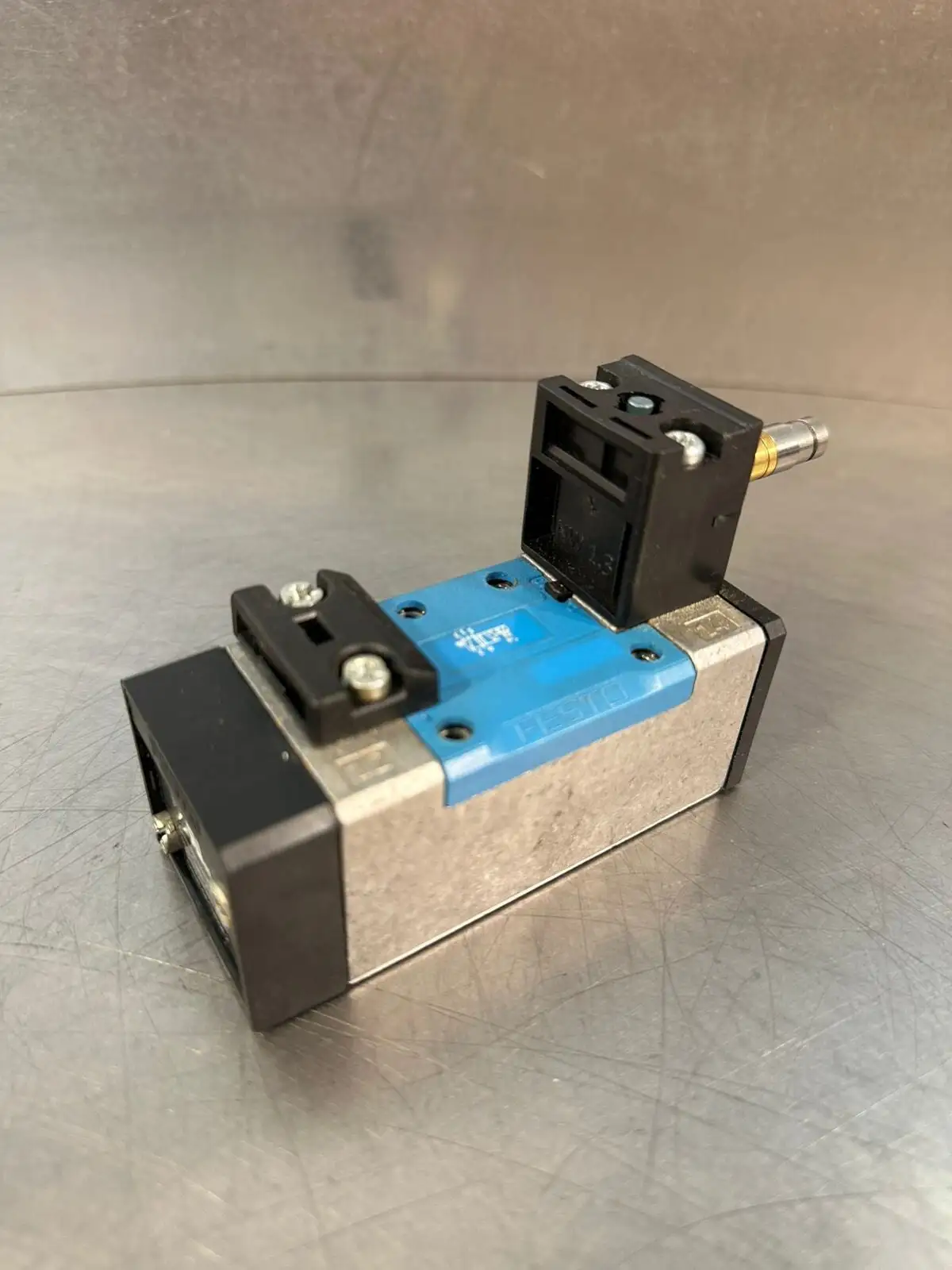 Festo MN1H-5/2-D-1-FR-C Solenoid Valve, 45-145psi, 3-10bar (1.1.1)