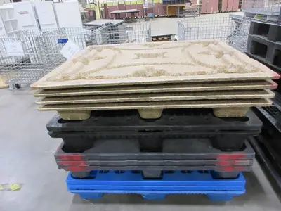 MISC  PLASTIC/FIBER PALLETS