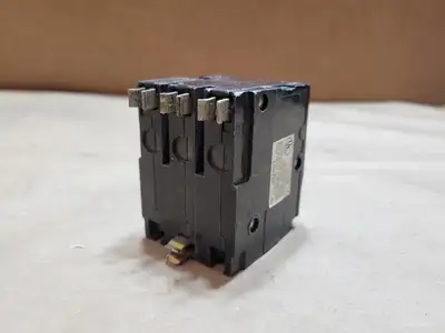 Used SQUARE D QO320 Switchgears British Columbia CA | Lenmark #1438589