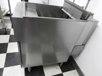 Used Hobart Used Hobart HF85C Commercial Full Pot Deep fryer with Auto Lift 220 volt 3 phase Cookers / Coolers / Fryers Illinois US | Falcon Restaurant Supply #1376494
