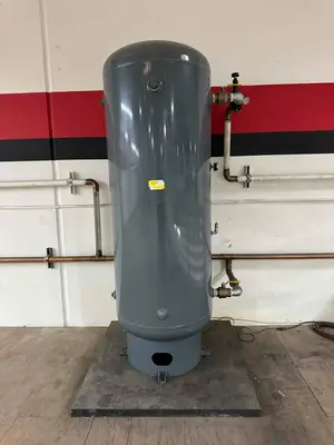 USED 2008 CHICAGO PNEUMATIC CPC-40