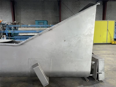 24" Diameter x 20'6" L Wolfking Stainless Incline Screw Conveyor