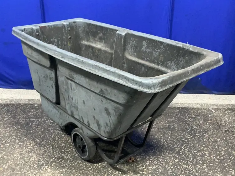 Used RUBBERMAID _UNKNOWN_ Material Handling (misc) Ohio US | HGR 24 #1556712