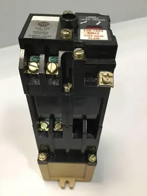 USED ALLEN BRADLEY 700-P400A1 SER B NO CONTACTS