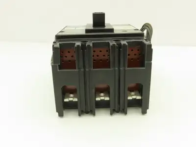 Fuji Electric BU-ESB3050 Circuit Breaker 50A 600V 3 Pole Shunt Trip Lot of 3